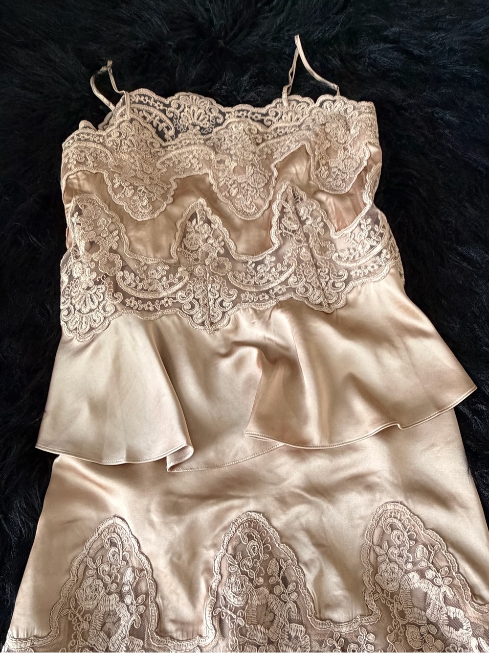 NWT! H&M Beige Lace-Trim Dress Set - Picture 3 of 14
